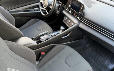 Hyundai Elantra, 2022 год, 1 900 000 рублей, 17 фотография