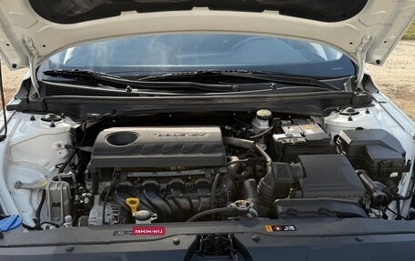 Hyundai Elantra, 2022 год, 1 900 000 рублей, 13 фотография