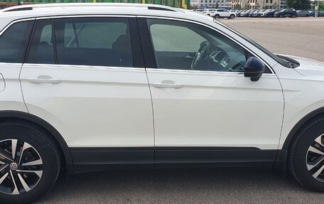 Volkswagen Tiguan II, 2019 год, 1 870 000 рублей, 2 фотография
