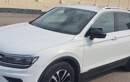 Volkswagen Tiguan II, 2019 год, 1 870 000 рублей, 4 фотография