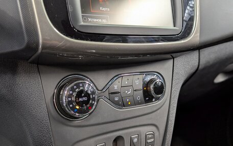 Renault Sandero II рестайлинг, 2018 год, 999 000 рублей, 24 фотография