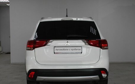 Mitsubishi Outlander III рестайлинг 3, 2015 год, 1 559 900 рублей, 5 фотография