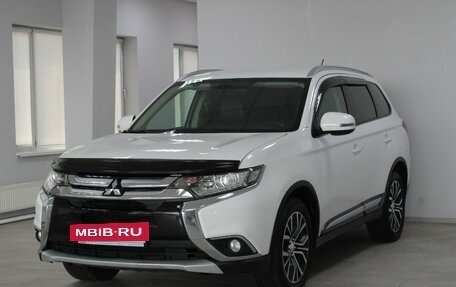 Mitsubishi Outlander III рестайлинг 3, 2015 год, 1 559 900 рублей, 3 фотография