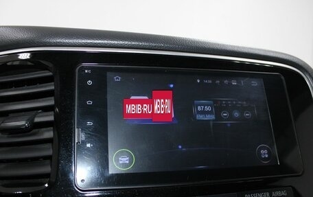 Mitsubishi Outlander III рестайлинг 3, 2015 год, 1 559 900 рублей, 12 фотография