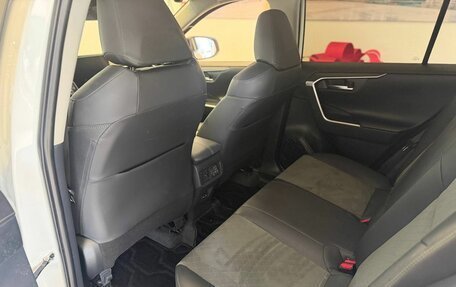 Toyota RAV4, 2023 год, 3 800 500 рублей, 9 фотография