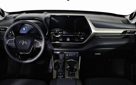 Toyota Highlander, 2026 год, 5 690 000 рублей, 14 фотография