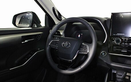 Toyota Highlander, 2026 год, 5 690 000 рублей, 15 фотография