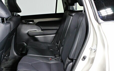 Toyota Highlander, 2026 год, 5 690 000 рублей, 32 фотография