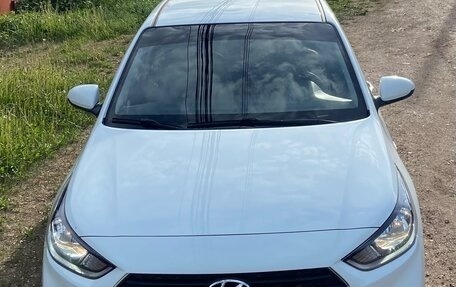 Hyundai Solaris II рестайлинг, 2018 год, 1 350 000 рублей, 2 фотография