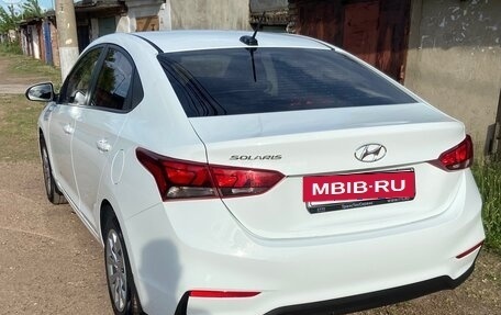 Hyundai Solaris II рестайлинг, 2018 год, 1 350 000 рублей, 5 фотография