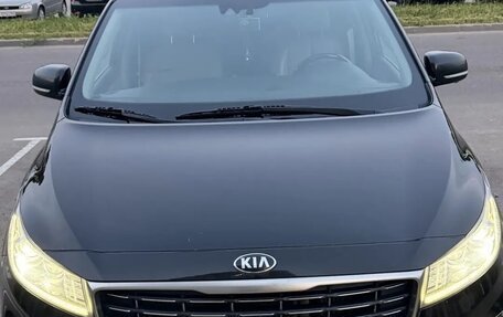 KIA Carnival III, 2018 год, 1 990 000 рублей, 10 фотография