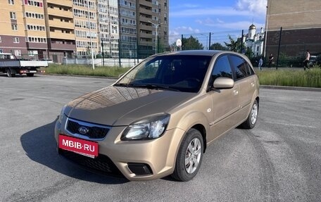 KIA Rio II, 2011 год, 600 000 рублей, 2 фотография