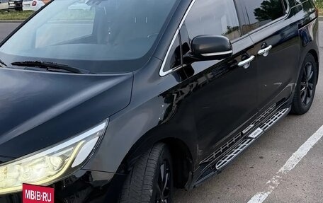 KIA Carnival III, 2018 год, 1 990 000 рублей, 8 фотография