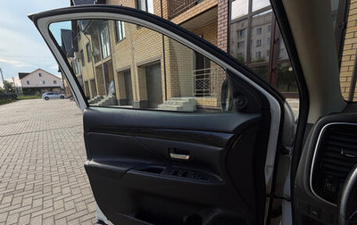Mitsubishi Outlander III рестайлинг 3, 2015 год, 1 695 000 рублей, 1 фотография