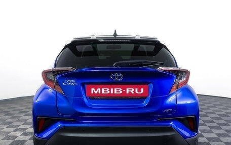 Toyota C-HR I рестайлинг, 2018 год, 2 590 000 рублей, 7 фотография