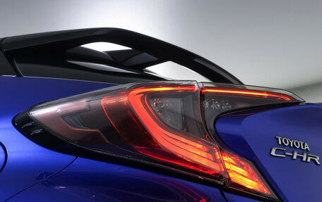 Toyota C-HR I рестайлинг, 2018 год, 2 590 000 рублей, 23 фотография