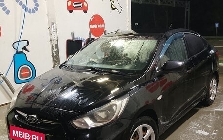 Hyundai Solaris II рестайлинг, 2012 год, 670 000 рублей, 2 фотография