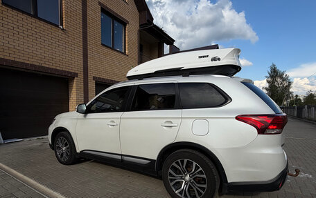 Mitsubishi Outlander III рестайлинг 3, 2015 год, 1 695 000 рублей, 7 фотография