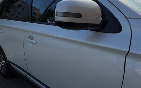 Mitsubishi Outlander III рестайлинг 3, 2015 год, 1 695 000 рублей, 16 фотография