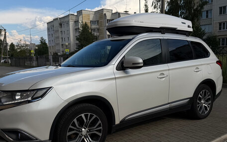 Mitsubishi Outlander III рестайлинг 3, 2015 год, 1 695 000 рублей, 23 фотография