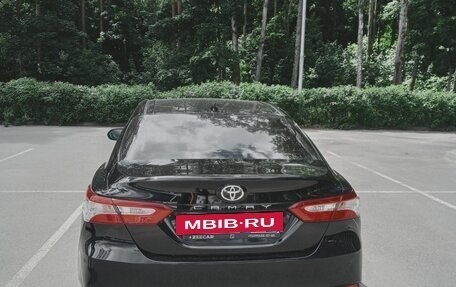 Toyota Camry, 2018 год, 2 650 000 рублей, 8 фотография