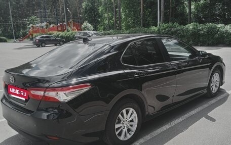 Toyota Camry, 2018 год, 2 650 000 рублей, 6 фотография