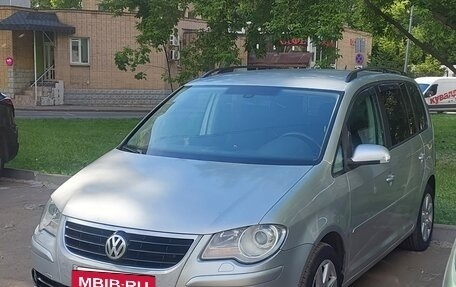 Volkswagen Touran III, 2008 год, 550 000 рублей, 3 фотография