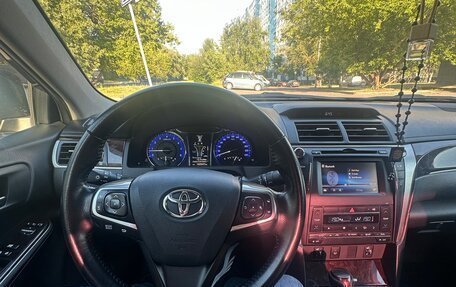 Toyota Camry, 2017 год, 2 200 000 рублей, 8 фотография