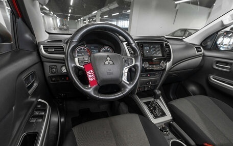 Mitsubishi L200 IV рестайлинг, 2020 год, 3 650 000 рублей, 7 фотография