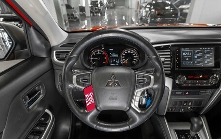 Mitsubishi L200 IV рестайлинг, 2020 год, 3 650 000 рублей, 10 фотография