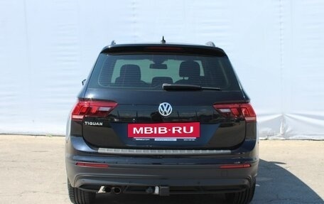 Volkswagen Tiguan II, 2020 год, 2 415 000 рублей, 6 фотография