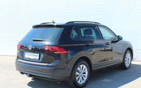 Volkswagen Tiguan II, 2020 год, 2 415 000 рублей, 7 фотография