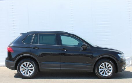 Volkswagen Tiguan II, 2020 год, 2 415 000 рублей, 8 фотография
