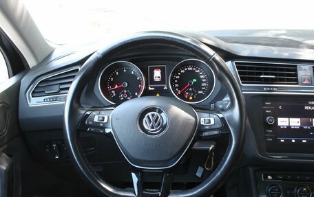 Volkswagen Tiguan II, 2020 год, 2 415 000 рублей, 19 фотография