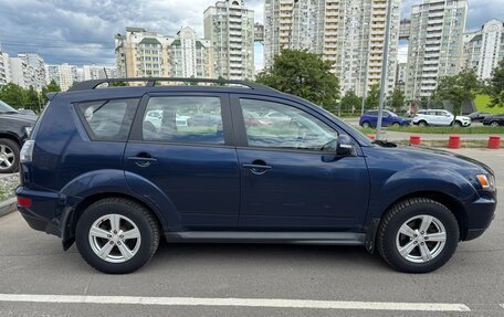 Mitsubishi Outlander III рестайлинг 3, 2011 год, 870 000 рублей, 1 фотография