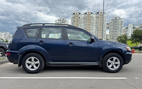 Mitsubishi Outlander III рестайлинг 3, 2011 год, 870 000 рублей, 2 фотография