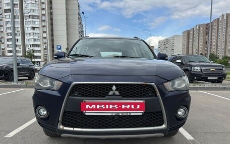 Mitsubishi Outlander III рестайлинг 3, 2011 год, 870 000 рублей, 9 фотография