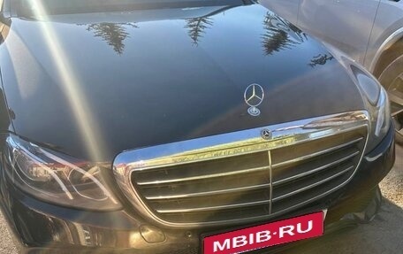 Mercedes-Benz E-Класс, 2018 год, 2 000 000 рублей, 1 фотография