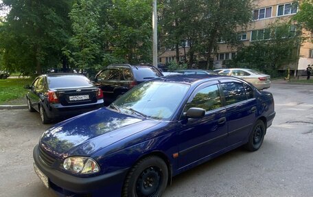 Toyota Avensis III рестайлинг, 1999 год, 160 000 рублей, 4 фотография