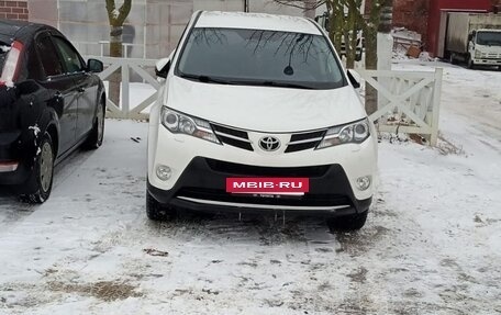 Toyota RAV4, 2014 год, 3 000 000 рублей, 2 фотография