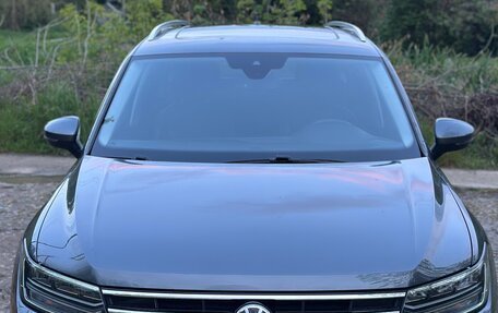 Volkswagen Tiguan II, 2021 год, 2 900 000 рублей, 2 фотография