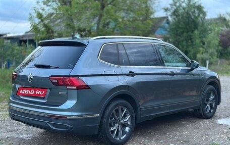 Volkswagen Tiguan II, 2021 год, 2 900 000 рублей, 4 фотография
