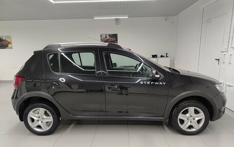 Renault Sandero II рестайлинг, 2016 год, 999 000 рублей, 4 фотография