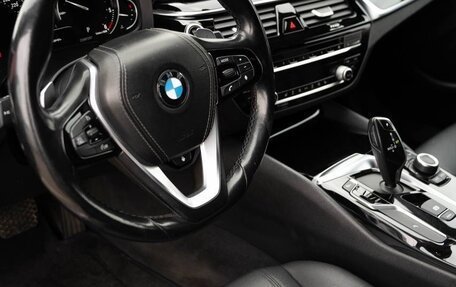 BMW 5 серия, 2019 год, 2 490 000 рублей, 7 фотография