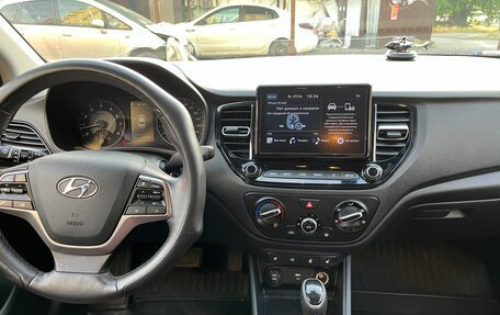 Hyundai Solaris II рестайлинг, 2022 год, 1 550 000 рублей, 2 фотография