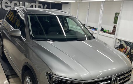 Volkswagen Tiguan II, 2018 год, 3 300 000 рублей, 2 фотография