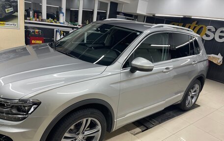 Volkswagen Tiguan II, 2018 год, 3 300 000 рублей, 6 фотография