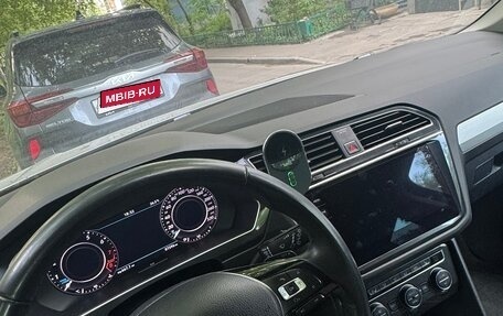 Volkswagen Tiguan II, 2018 год, 3 300 000 рублей, 3 фотография