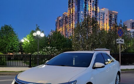 Toyota Camry, 2018 год, 2 750 000 рублей, 3 фотография