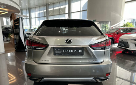 Lexus RX IV рестайлинг, 2021 год, 4 973 000 рублей, 10 фотография